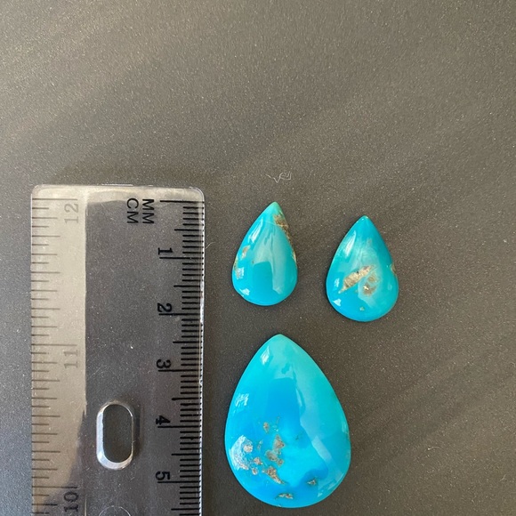 New Set of 3 Torques diamond shape stones for necklace and earrings - Picture 4 of 6